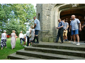 75 Jahre Wachsstockfest an der Weingartenkapelle in Naumburg (Foto: Karl-Franz Thiede)